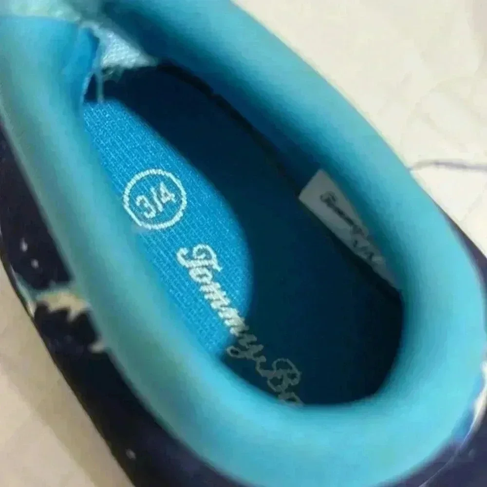 Tommy Bahamas swim shoes